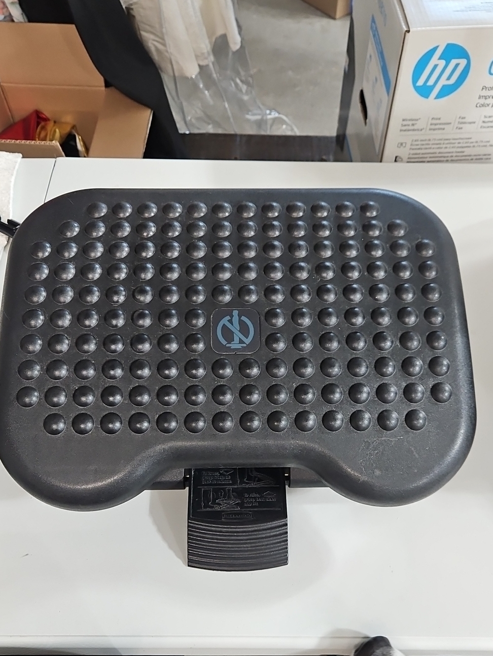 Rubbermaid height-adjustable tilting footrest - Ergonomic, Massage, Rocking.
